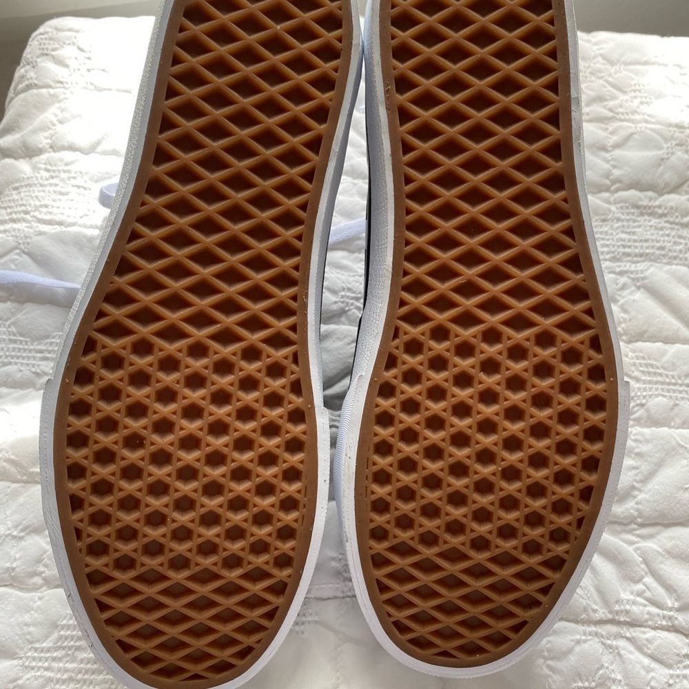 New Vans Checkerboard High-Top Sneakers in Black and White ( - Picture 4 of 8